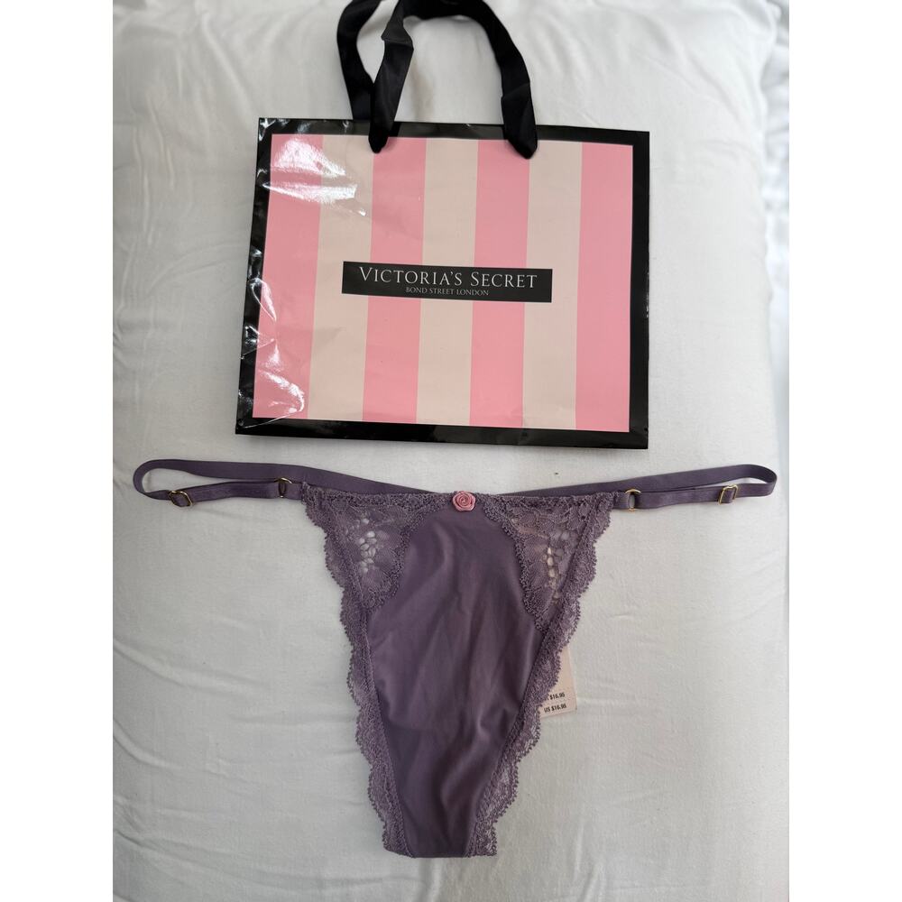 NWT Victoria’s Secret Purple Lace V-String Panty – Size S
